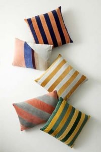 Piled-cushions